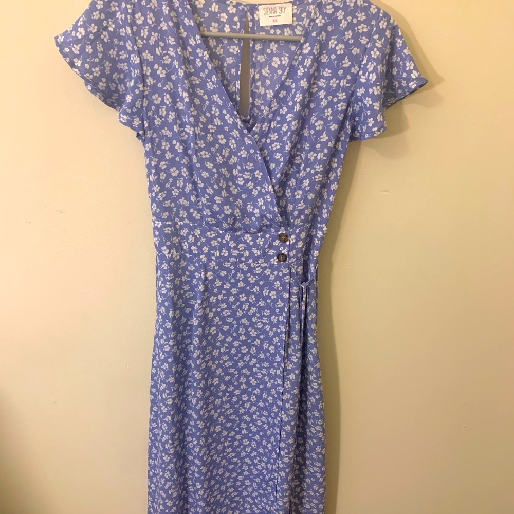 Cute calf - length dress. Perfect for a day out or for teaching.